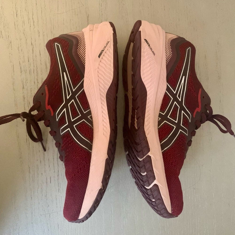 ASICS GT-1000